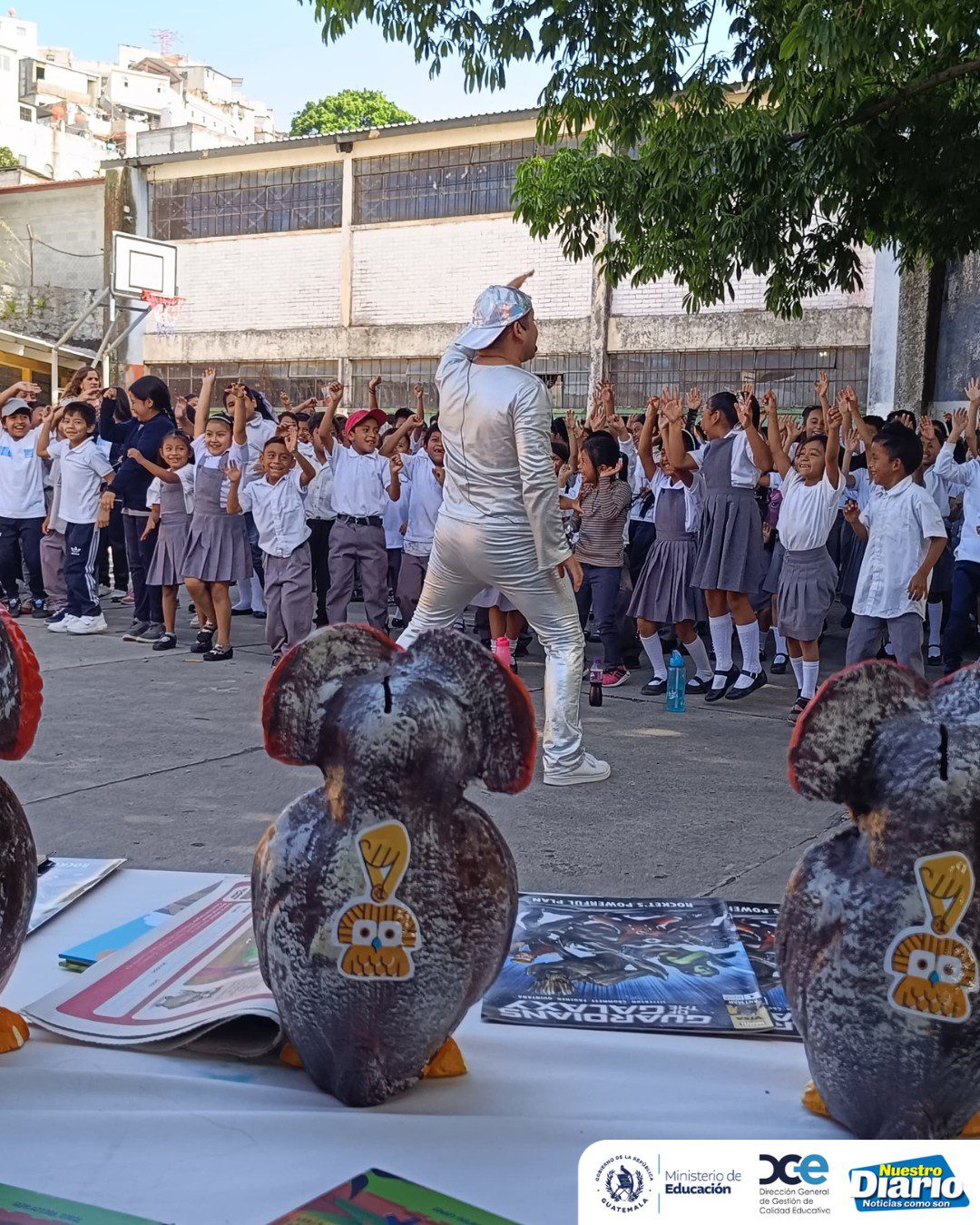 EOUM No, 80 Lic. Emilio Arenales Catalan